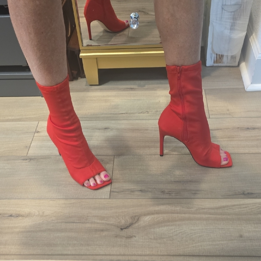 Anne Michelle Red Elegant Heels